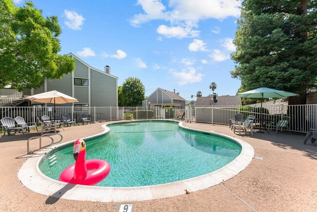 Building Photo - 2 Bedroom 2 Bathroom Condo in Citrus Heights