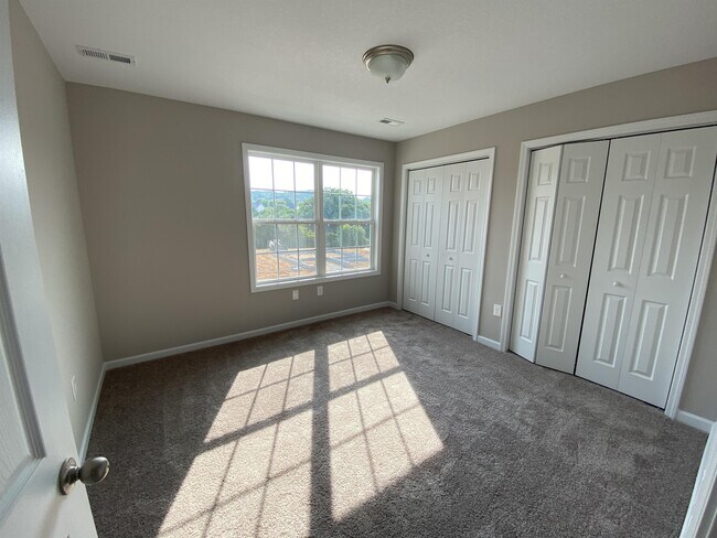 Building Photo - 8233 Zodiac Ln
