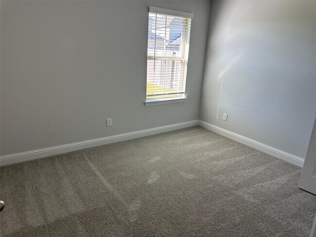 Building Photo - 4201 Chadwick Rd