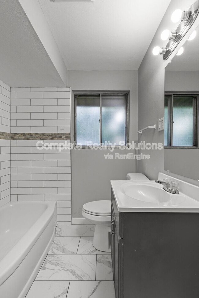 Building Photo - 4232 Smithfield Pl