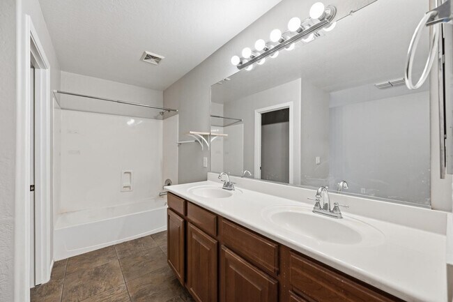 Building Photo - 1637 S Wildrose