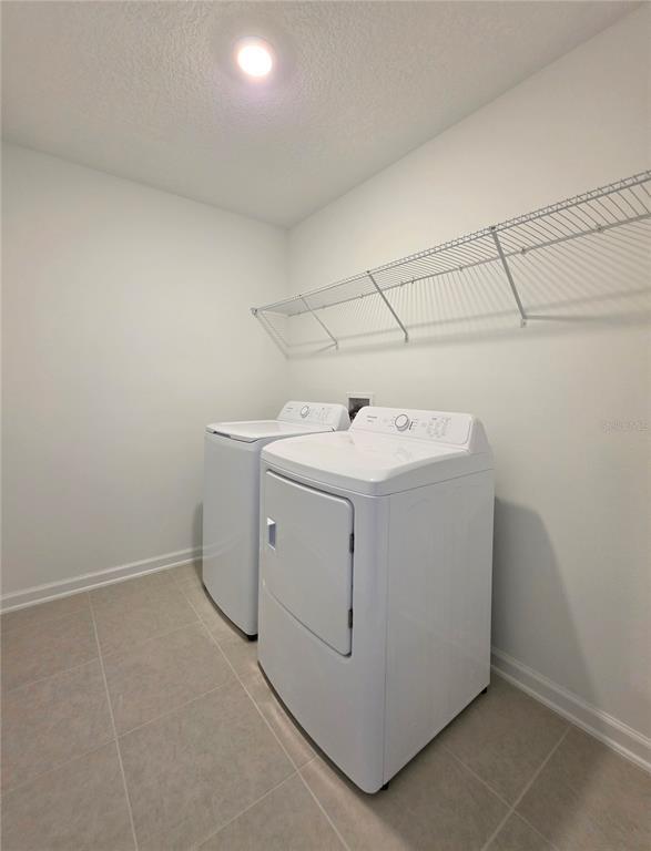 Building Photo - 5126 Magnolia Palm Dr