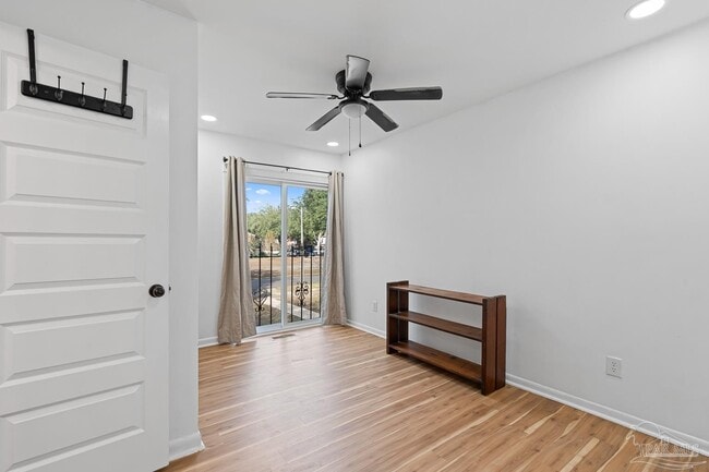 Building Photo - 4844 Huron Dr