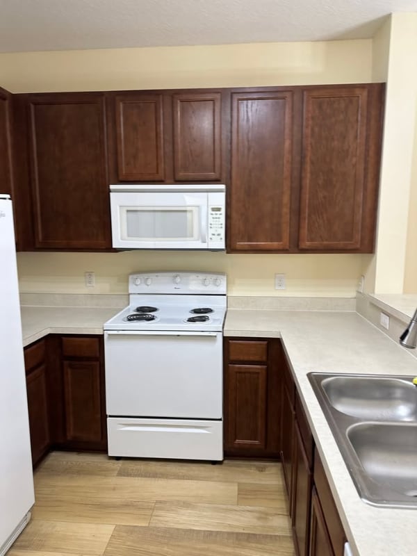 Building Photo - 10642 Regent Square Dr