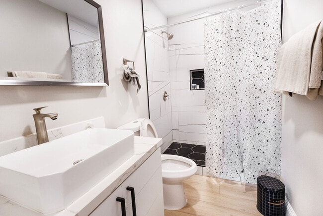 Building Photo - 6168 Cumberland St