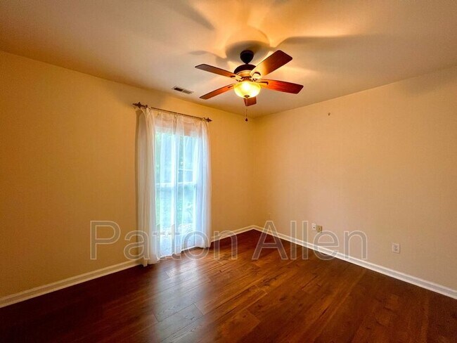Building Photo - 101 Firwood Ct