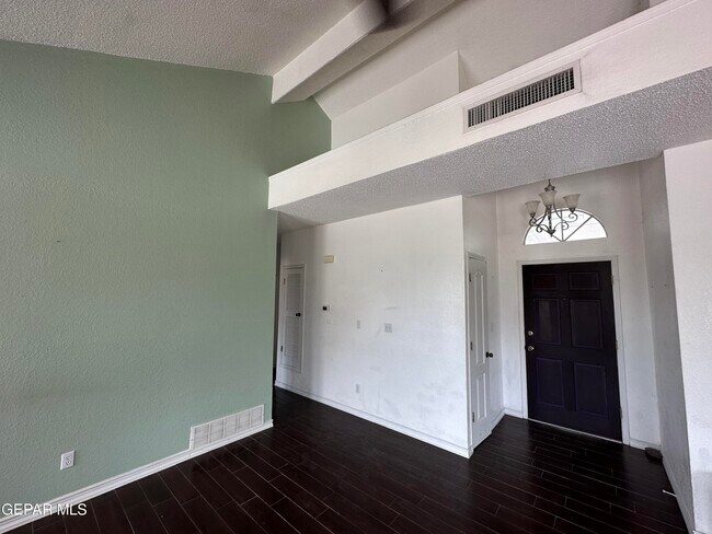 Building Photo - 408 Hadley Pl