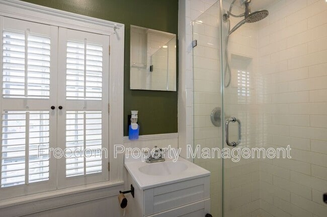 Building Photo - 8200 Buckland Mill Rd