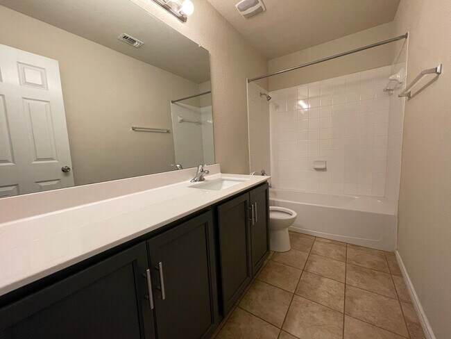 Building Photo - 4-Bedroom House for Rent in Killeen - *Get 1/2 off one month of rent!*