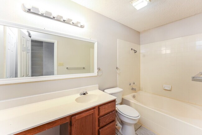 Building Photo - 8743 Ridge Moon Dr