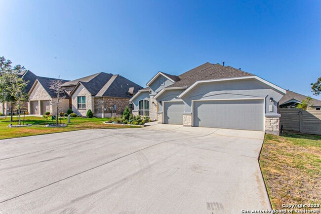 Building Photo - Stunning One-Story Living in Vintage Oaks – 3-Car Garage & Resort-Style Amenities