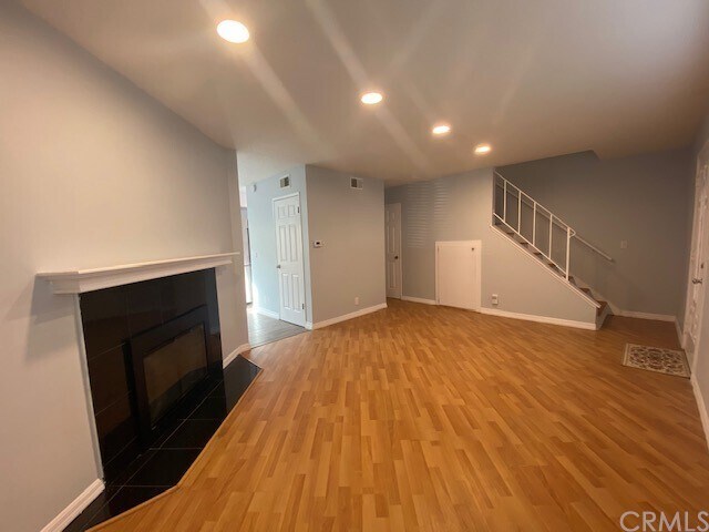 Building Photo - 9916 Continental Dr