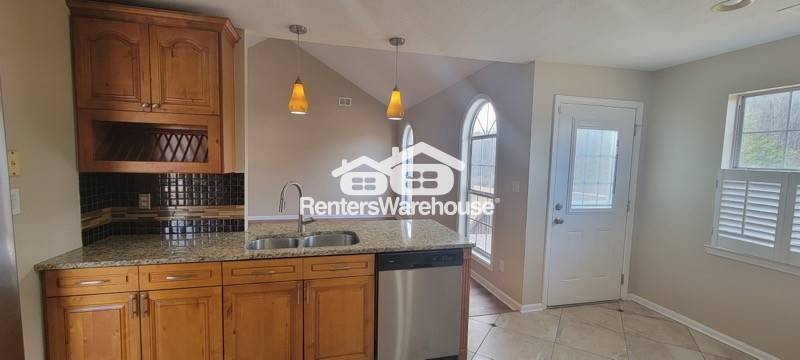 Building Photo - 4745 King Saul Dr