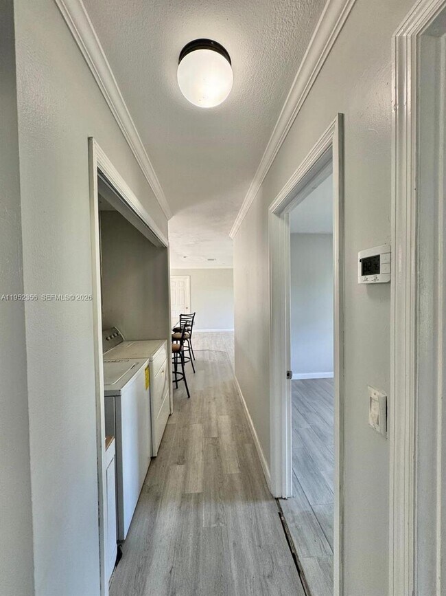 Building Photo - 1822 SE Oxmoor Ct