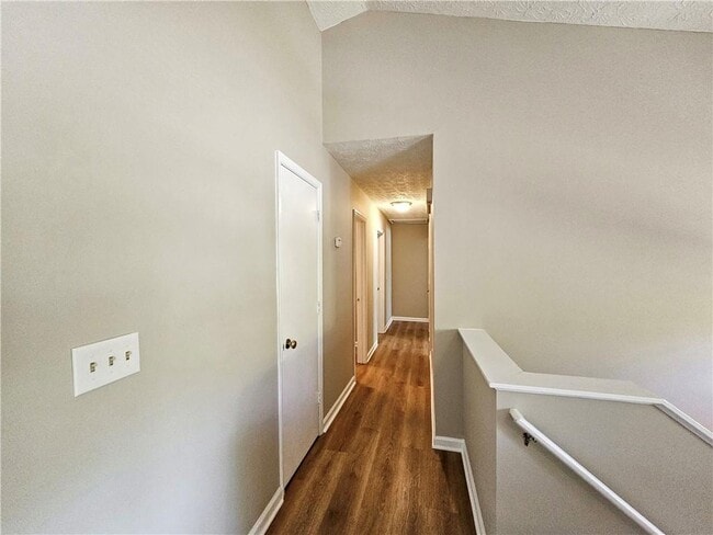 Building Photo - 7080 Greenbower Ln