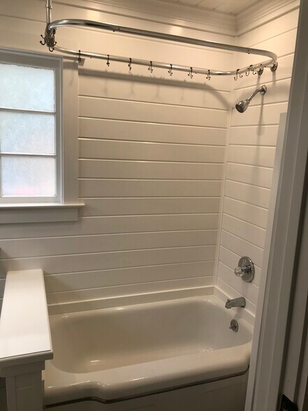 Building Photo - 11611 Garden Ct