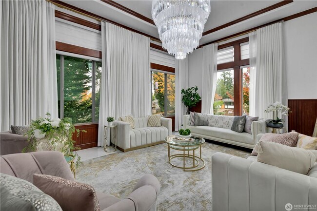 Building Photo - Exquisite Custom-Built 6 Bedroom 5.5 Bath House in Kent