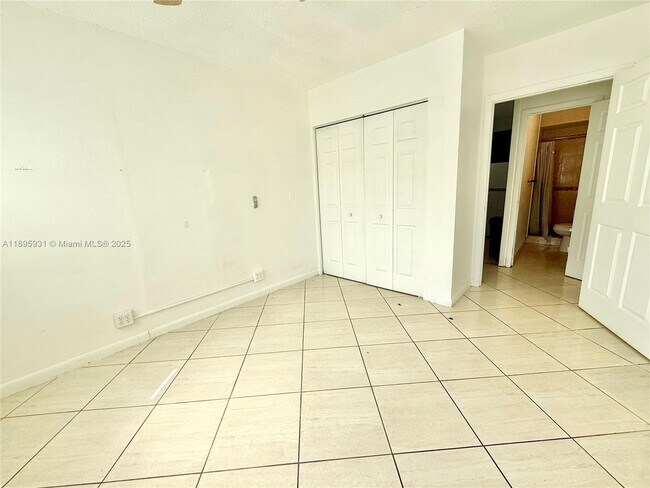Building Photo - 5730 Sheridan St