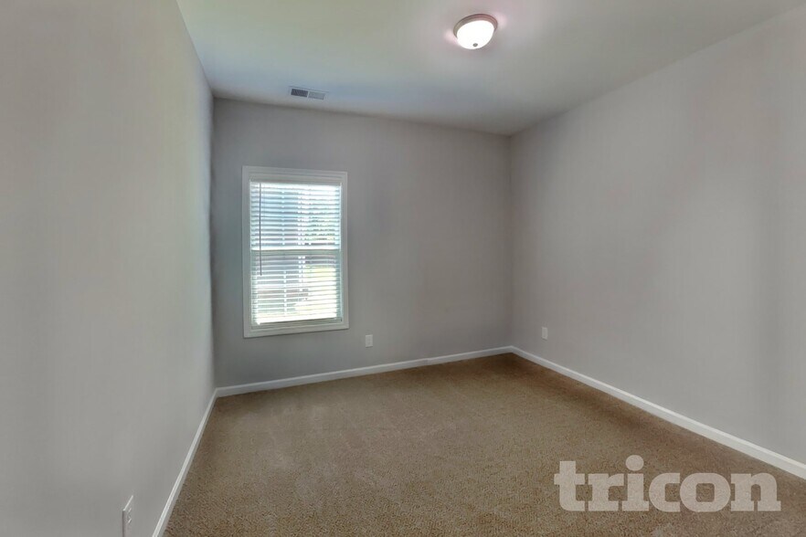 Building Photo - 741 W Coker Way