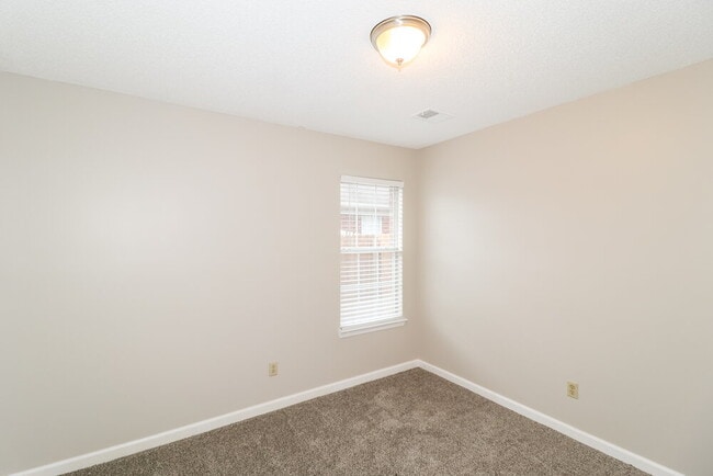 Building Photo - 5689 Kayla Dr