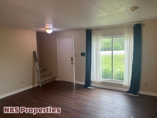Building Photo - 7404 Foxglove Ln