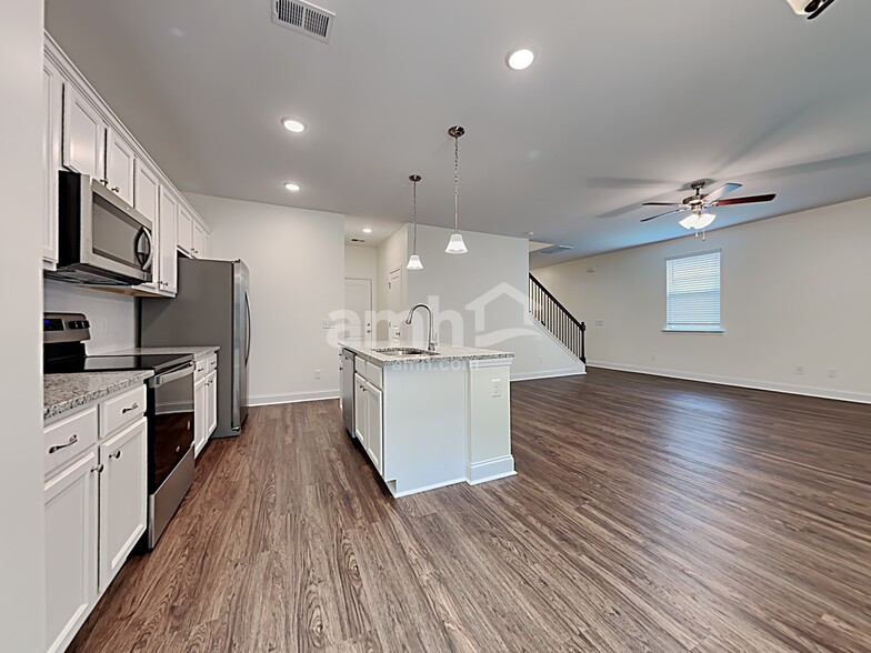 Building Photo - 511 N U.S. Hwy 52