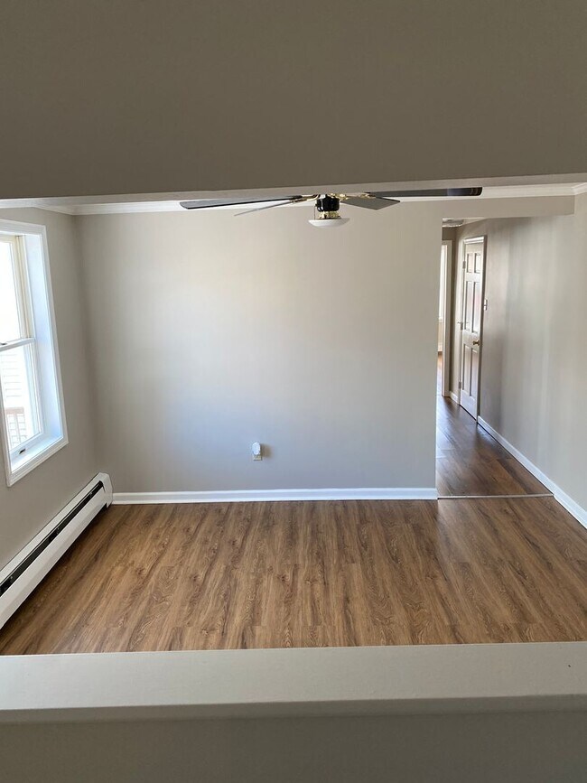 Building Photo - 406-408 Railroad Ave