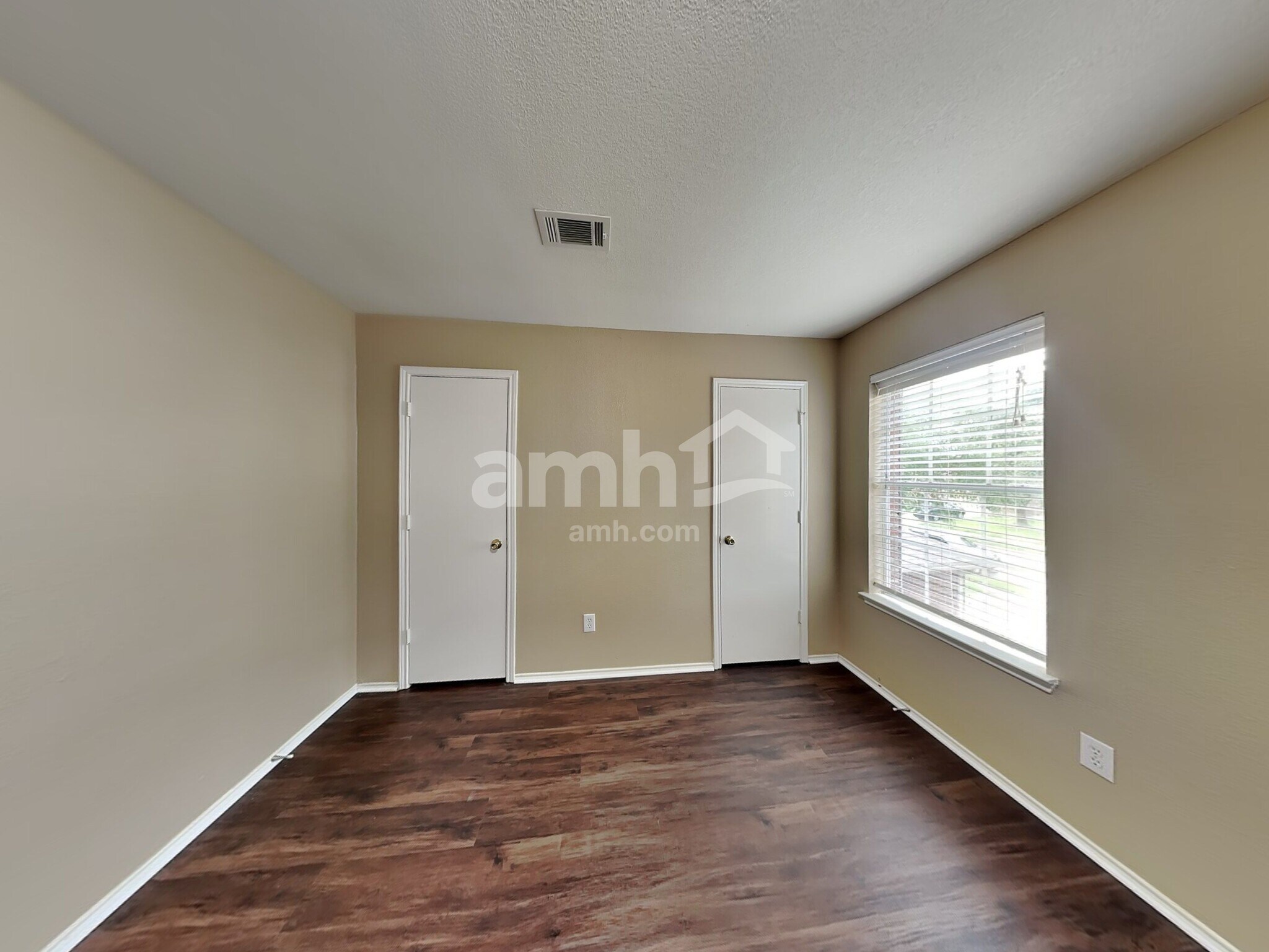 Building Photo - 9618 Lasbury Dr