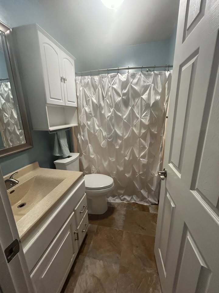 Bathroom 1 - 619 Northern Ave