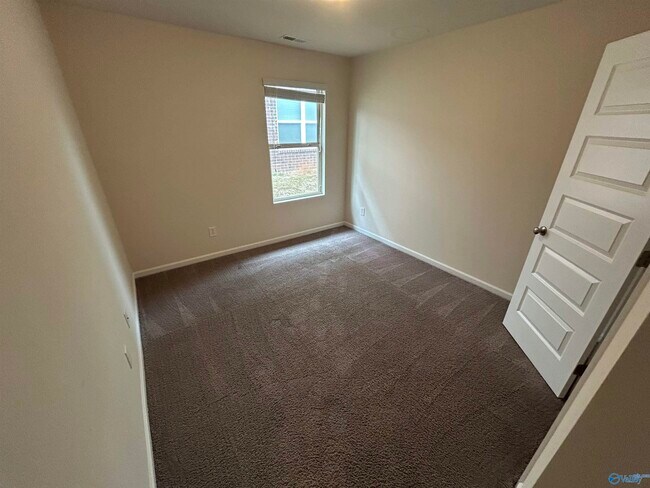 Building Photo - 122 Daymark Dr