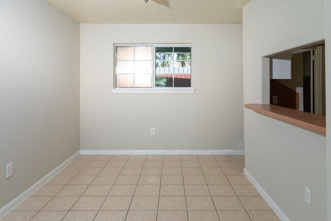 Building Photo - 815 Tidwell Rd