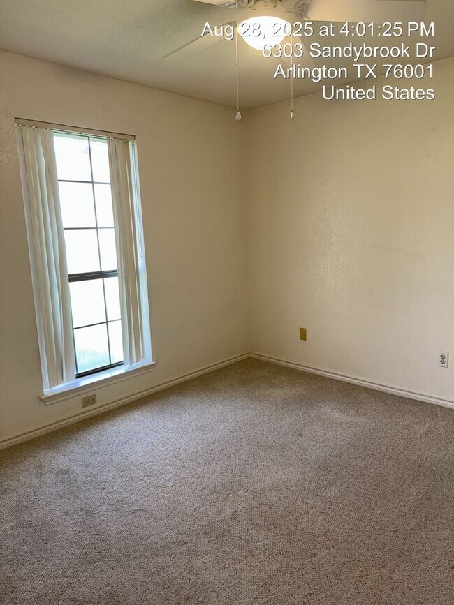 Building Photo - 6303 Sandybrook Dr