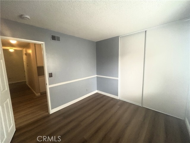 Building Photo - 2320 Songbird Ln