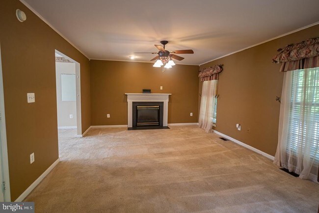 Building Photo - 13220-13220 Willow Point Dr