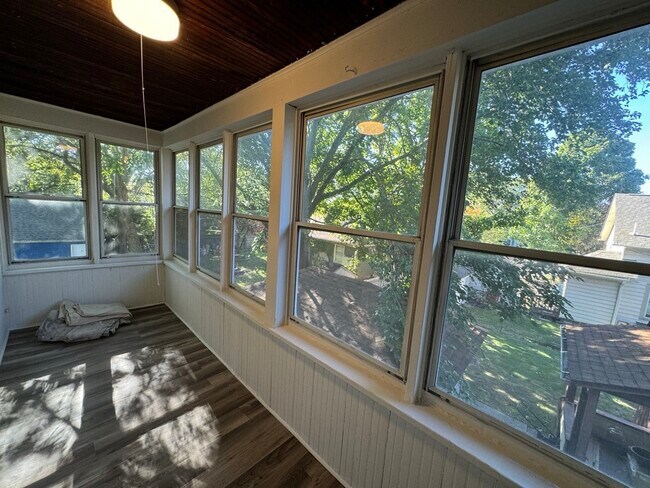 Building Photo - 159 N 4th St