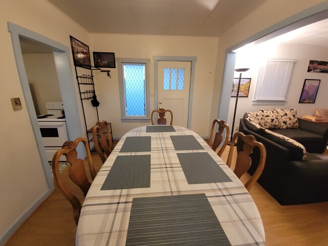 Building Photo - 211-212 W 13th St