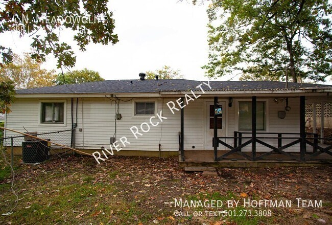 Building Photo - 4 N Meadowcliff Dr