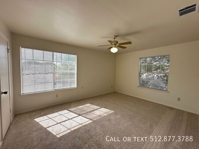Building Photo - 2203 Creekside Ln