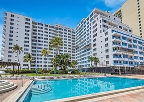 Building Photo - 5005 Collins Ave