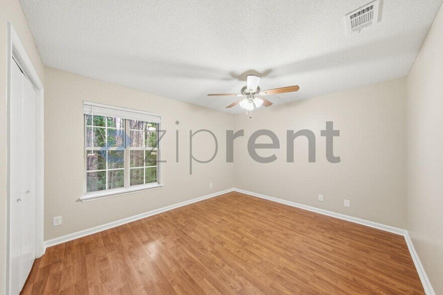 Building Photo - 10 Hartford Ct