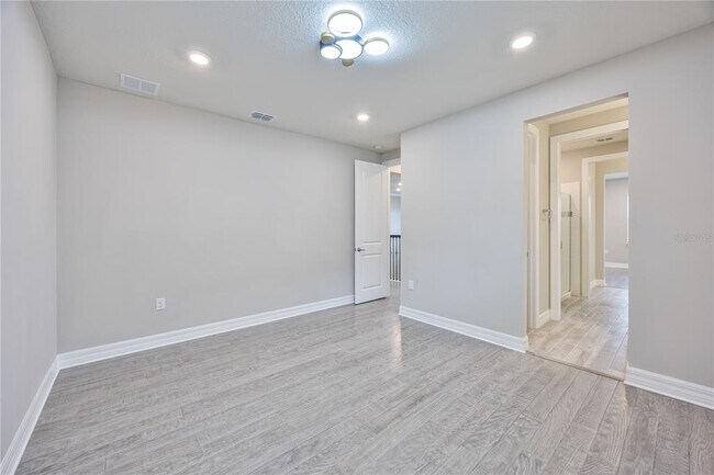 Building Photo - 8077 Leaf Grv Cir
