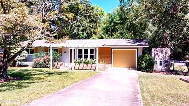 Building Photo - 505 W Rhode Island Ave