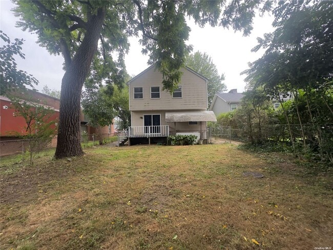 Building Photo - 26 Adams St