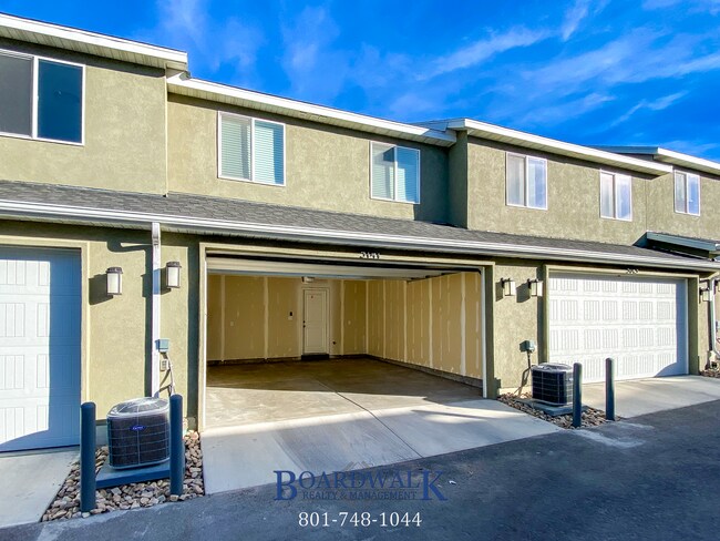 Building Photo - Beautiful 3 Bed 2 Bath Herriman Townhome!