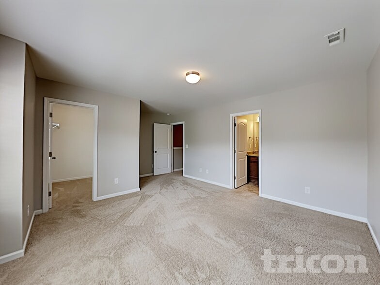 Building Photo - 2030 Aragon Lane