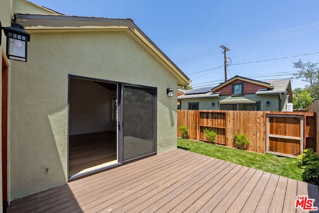 Building Photo - 420 N Frederic St