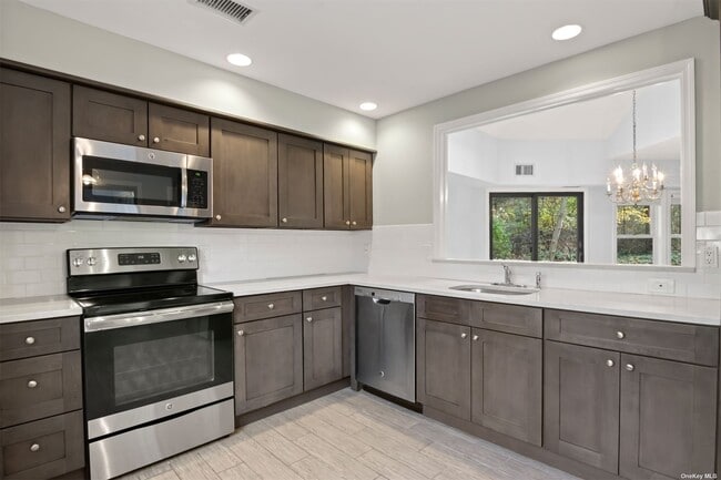 Building Photo - 99 Sawtooth Cove