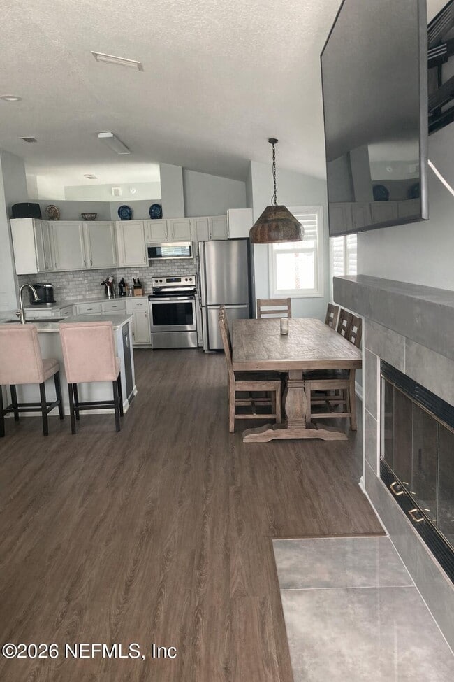 Building Photo - 223 South St