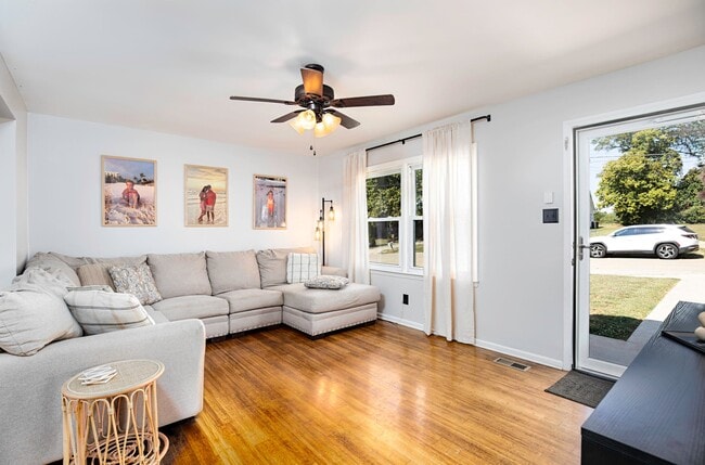 Building Photo - 413 Elm Street Heights