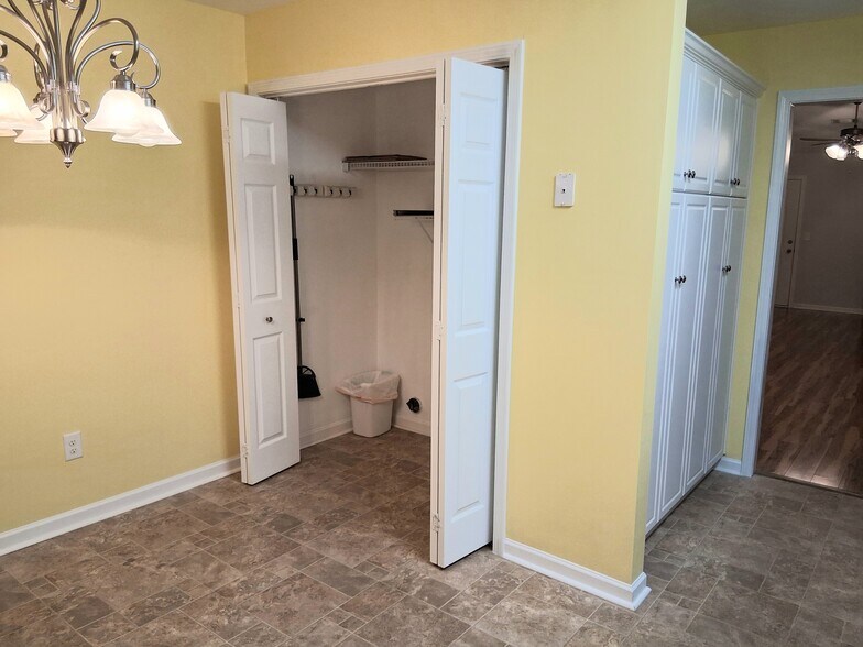 Building Photo - 1731 Elizabeth St